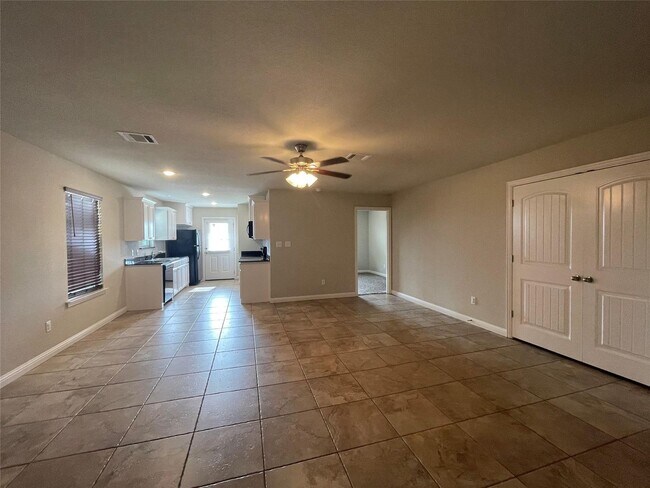 Building Photo - 3003 Weave Ct
