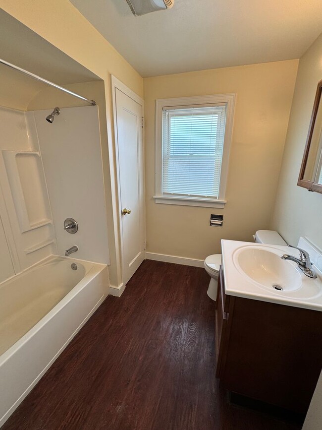 Building Photo - 625 Churchill Rd