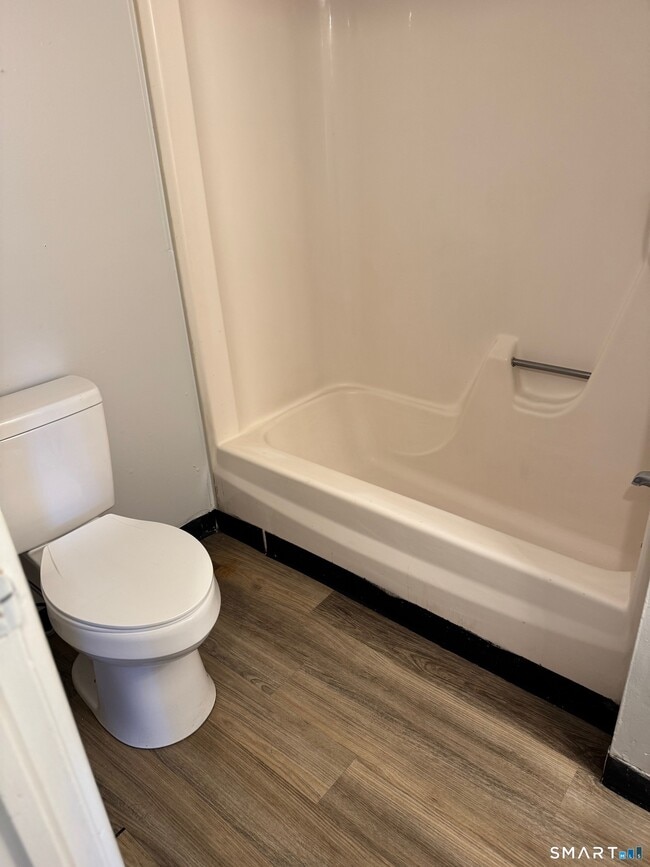 Building Photo - 32 Burgundy Hill Ln