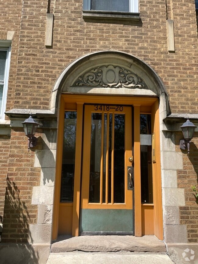 Building Photo - 3420 W Carmen Ave
