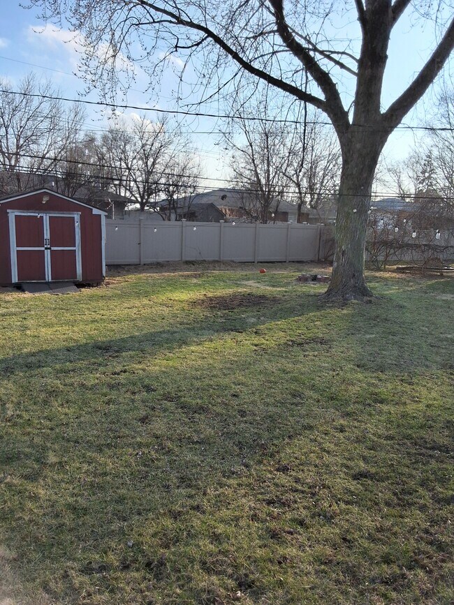 Building Photo - 2210 Capri Ave