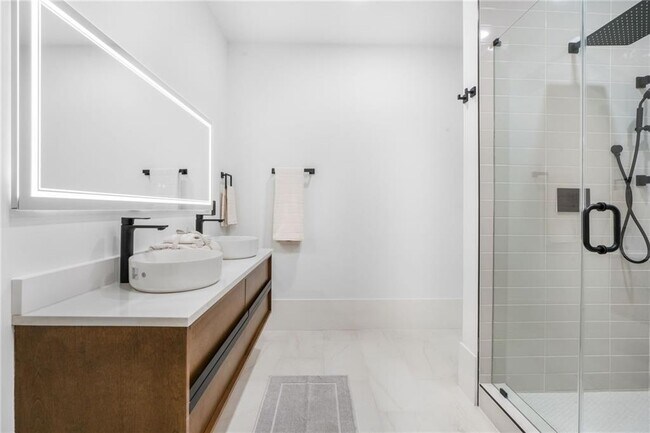 Building Photo - 507 Karen Ln