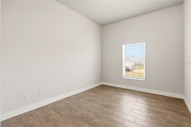 Building Photo - 870 Columbia St