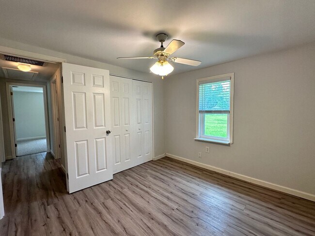 Building Photo - Beautiful Sunsets! Close to Historic District, Shopping & Beaches!