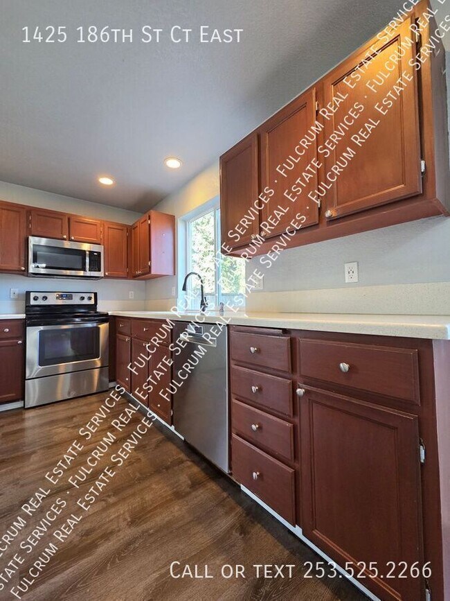 Building Photo - 1425 186th St Ct E