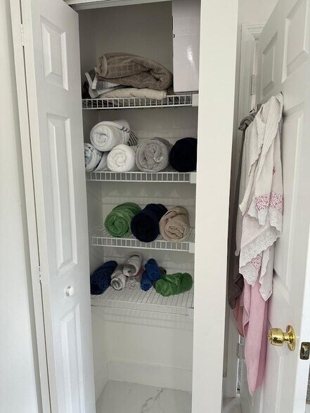 Building Photo - 3622 Asperwood Cir