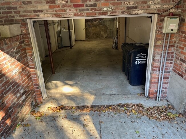 Building Photo - 44 Gorham St