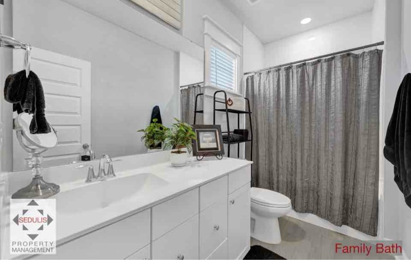 Building Photo - 1754 Sandybrook Dr