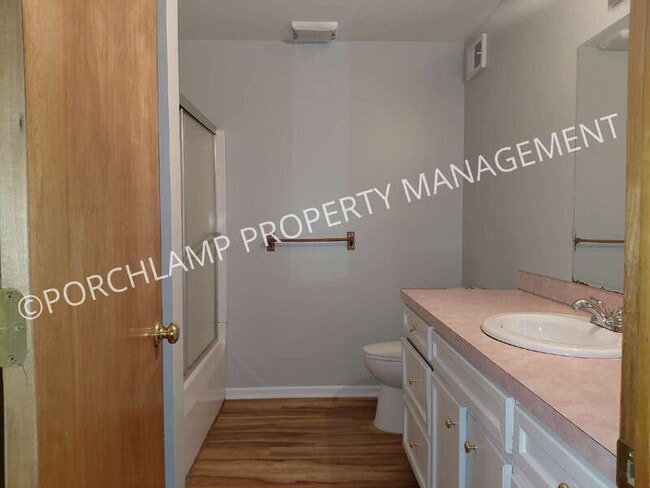 Building Photo - 3045 Chaminade Ct SW
