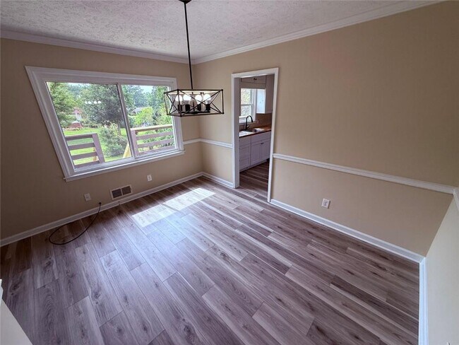 Building Photo - 1106 Lincoln Dr
