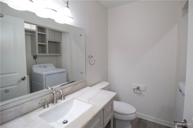 Building Photo - 3820 N 7th Ct