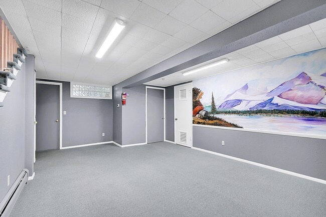 Building Photo - 27927 Circle Dr