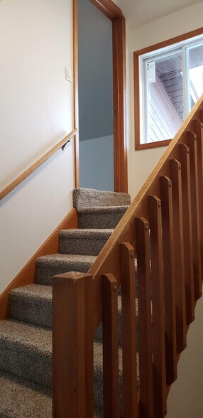 Building Photo - 2342 S Ridge Rd