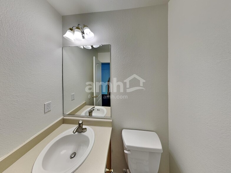 Building Photo - 780 E Cowboy Cove Trail