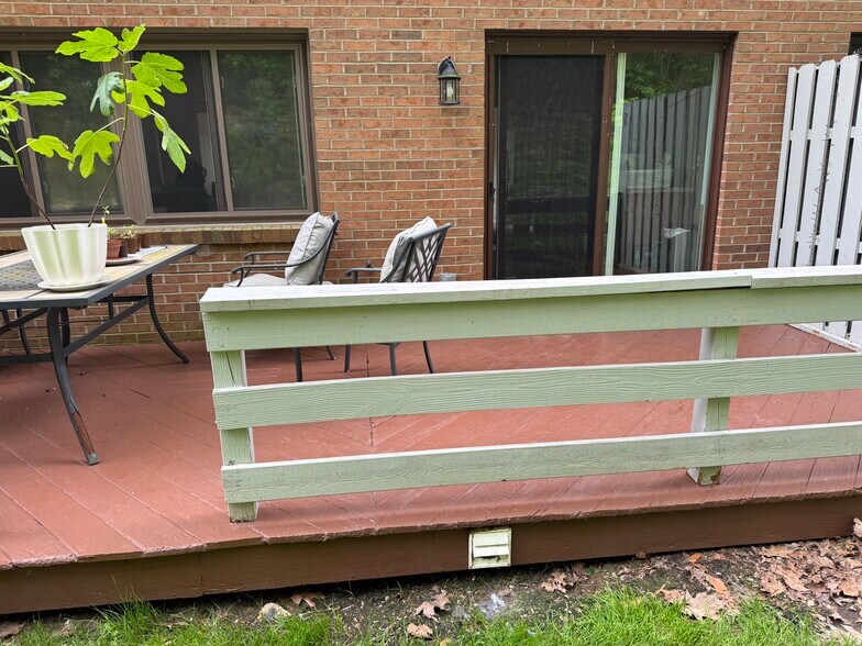Building Photo - 306 Springwater Ct