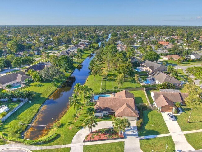 Building Photo - 14148 Paddock Dr