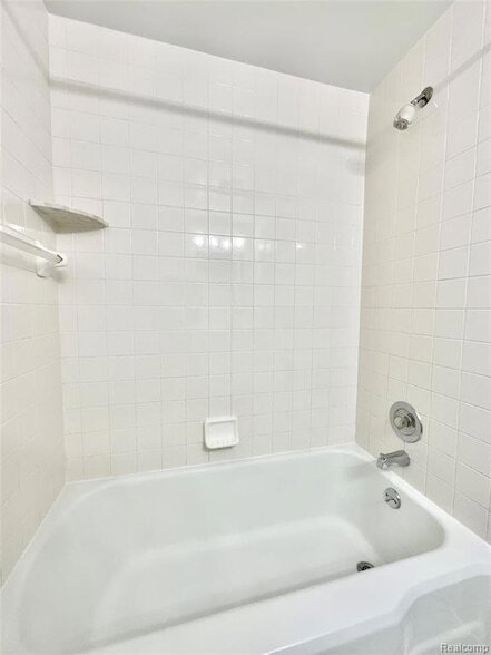 Building Photo - 1779 Graefield Rd