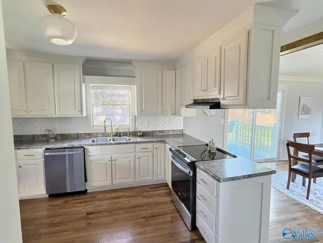 Building Photo - 3406 Oakmont Ave NW