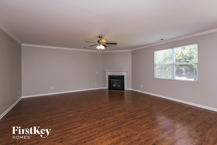 Building Photo - 7347 Lamplighter Close Dr