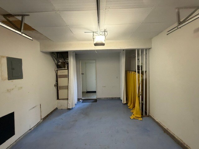 Building Photo - 260 Northwoods Ave