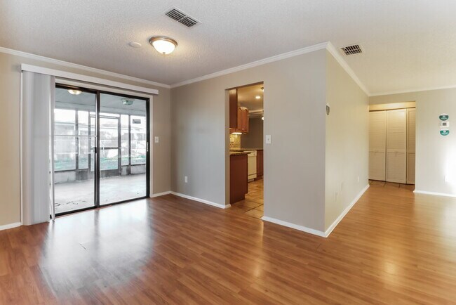 Building Photo - 7801 Glencoe Dr