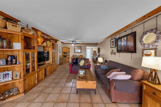 Building Photo - 3050 NE 48th Ct
