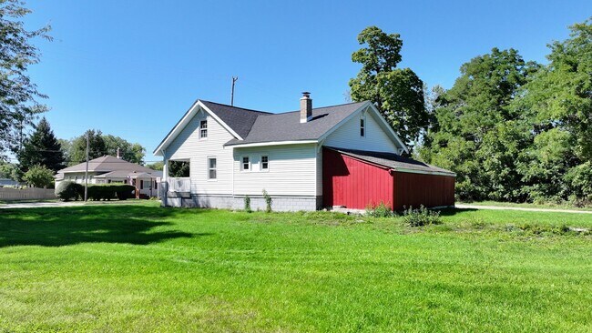 Building Photo - 2128 Fordney St