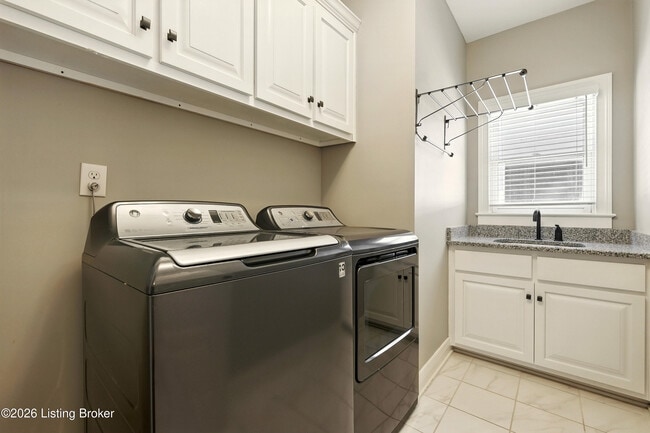 Building Photo - 10910 Kings Crown Dr