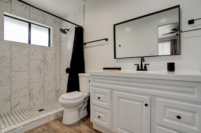 Building Photo - 1201 E Northview Ave