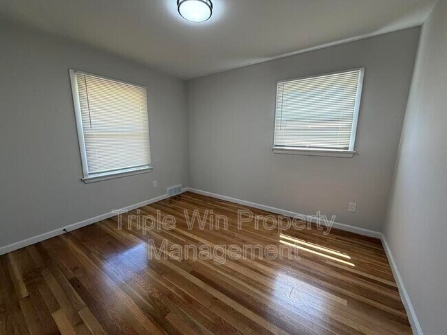 Building Photo - 185 St Eugene Ln