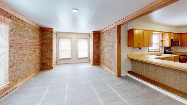 Building Photo - 507 8th Ave SW