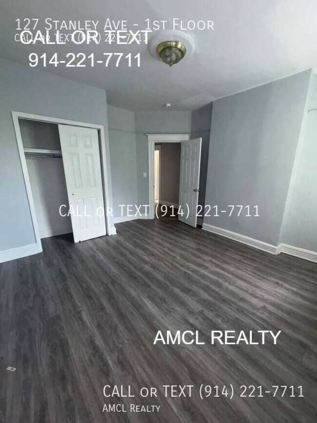 Building Photo - 127 Stanley Ave