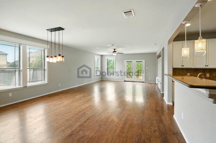 Building Photo - 920 Water Hyacinth Loop