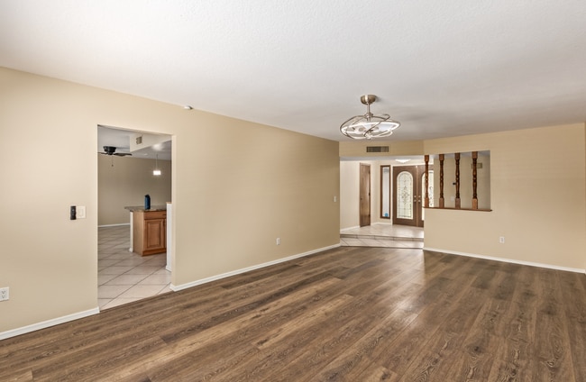 Building Photo - 2113 E Pebble Beach Dr