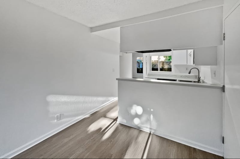 Building Photo - 1024 Delna Manor Ln