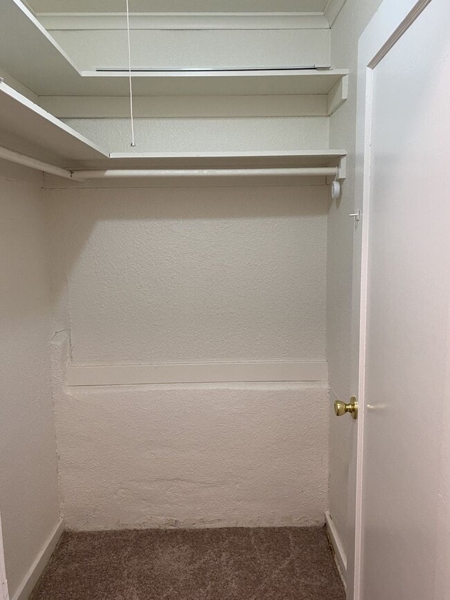 Building Photo - 1 BR, 1 Bath, 690 sq. ft. Victorian Unit - Close to Ferry Terminal