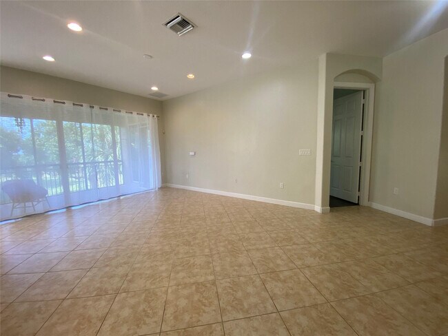 Building Photo - 8203 NW 128th Ln