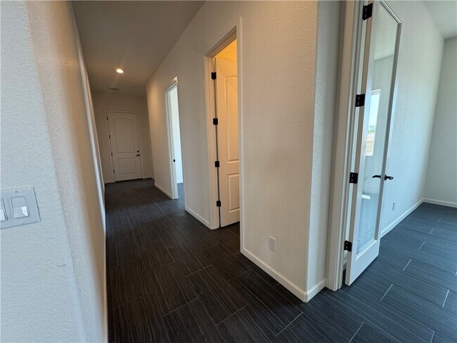 Building Photo - 3040 Fort Mojave Dr
