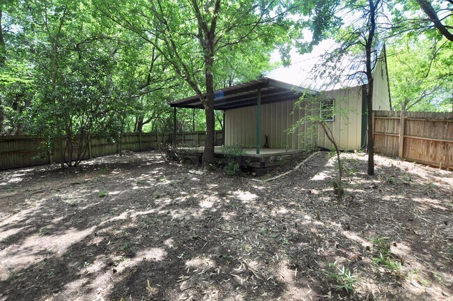 Building Photo - COUNTRY ATMOSPHERE! 1 Bedroom - 1 Bath – 1...