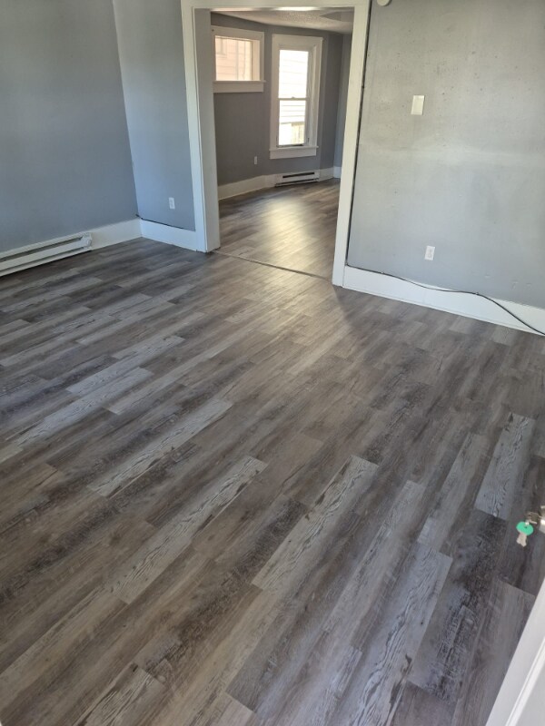 Primary Photo - 904 Ash St