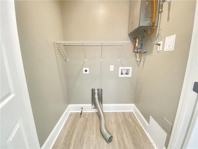 Building Photo - 157 Cedarcrest Dr