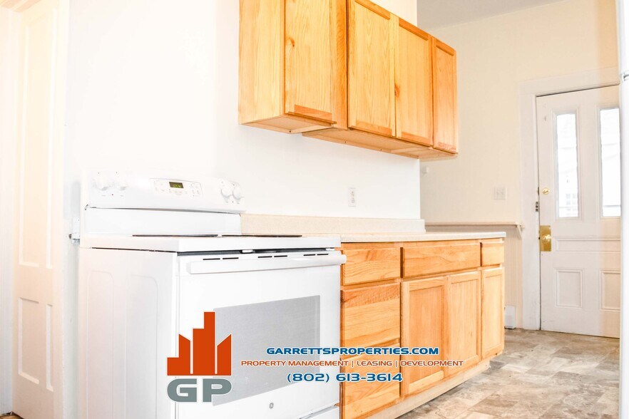 Building Photo - 64 N Pleasant St