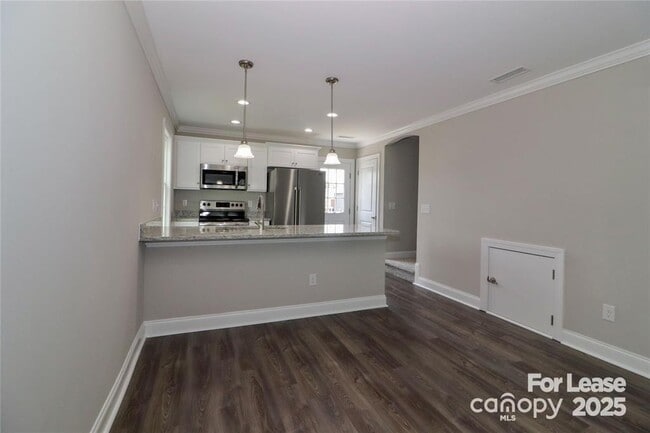 Building Photo - 3967 Newhall Dr NW