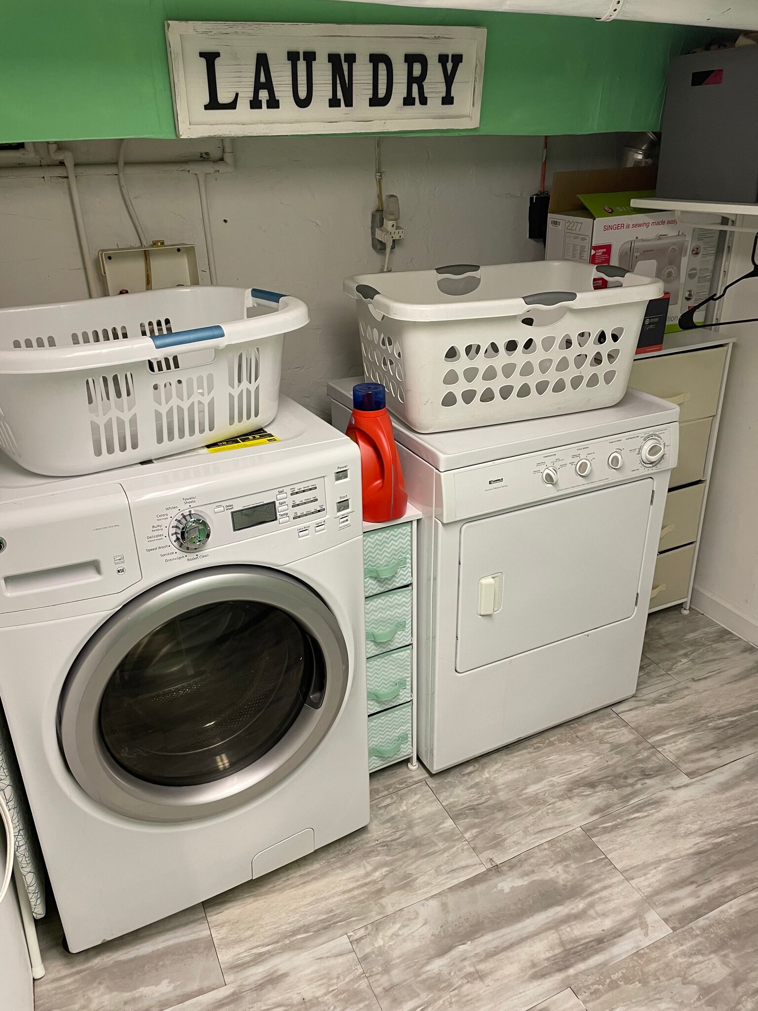 Building Photo - 126 Burnett St