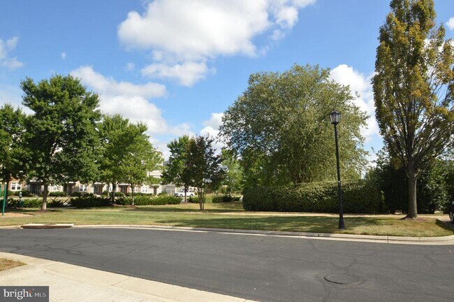 Building Photo - 24600 Siltstone Square