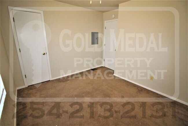 Building Photo - 1106 Leslie Cir