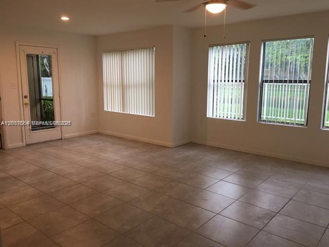 Building Photo - 10581 SW 155th Ct