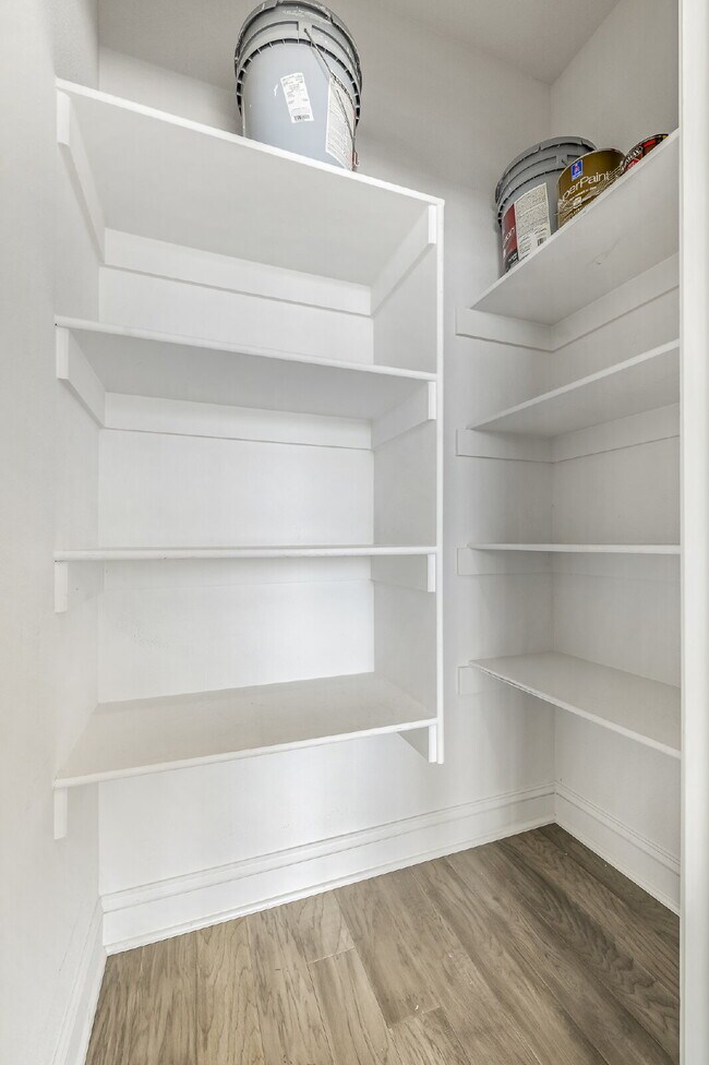 Building Photo - 2016 W Chandler Ave