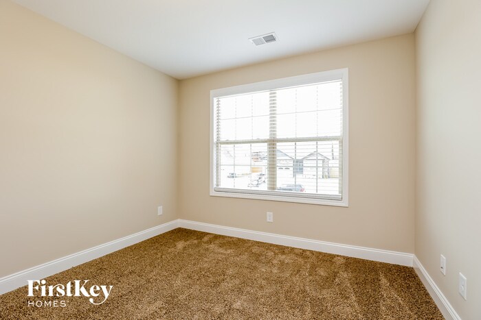 Building Photo - 715 Banister Dr