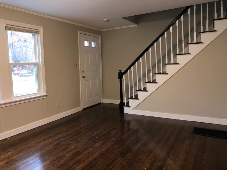 Primary Photo - 79 Brooks St